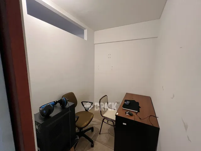 ARANGUREN, JUAN F., DR. al 1800 Piso 1 15