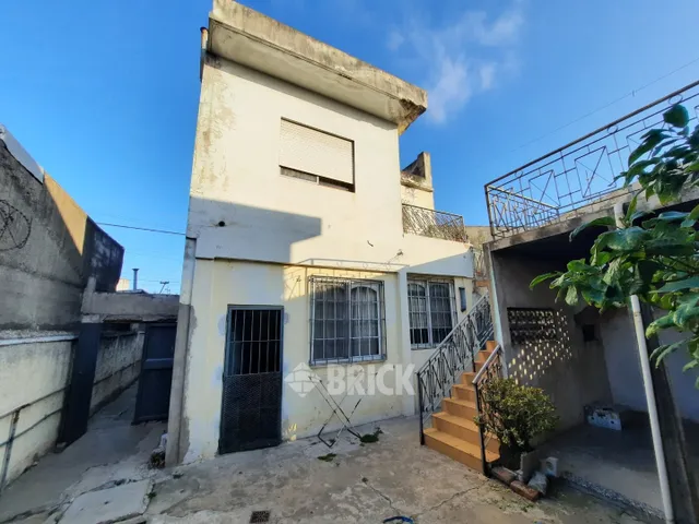 LAMADRID, AV. al 1600 6