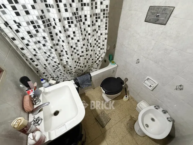 JAURES, JEAN al 800 Piso PB 12