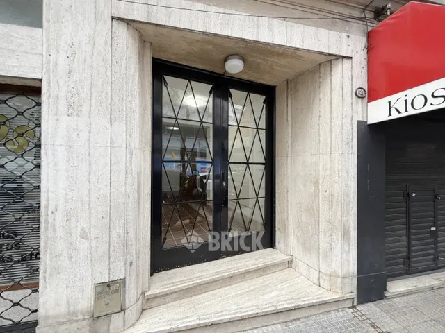 JAURES, JEAN al 800 Piso PB 15