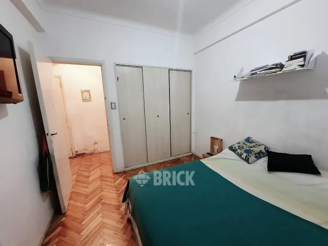 RIVADAVIA AV. al 2000 Piso 8 13