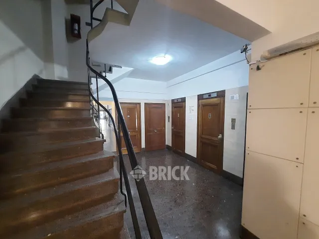 RIVADAVIA AV. al 2000 Piso 8 21