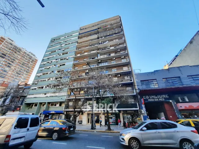 RIVADAVIA AV. al 2000 Piso 8 26