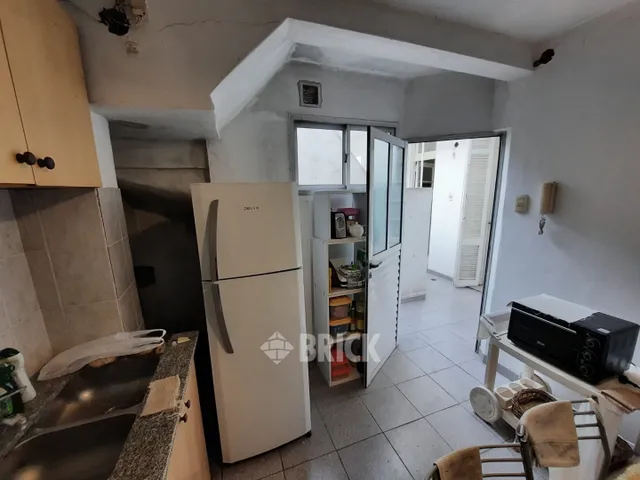 CASEROS AV. al 2000 Piso 1 11
