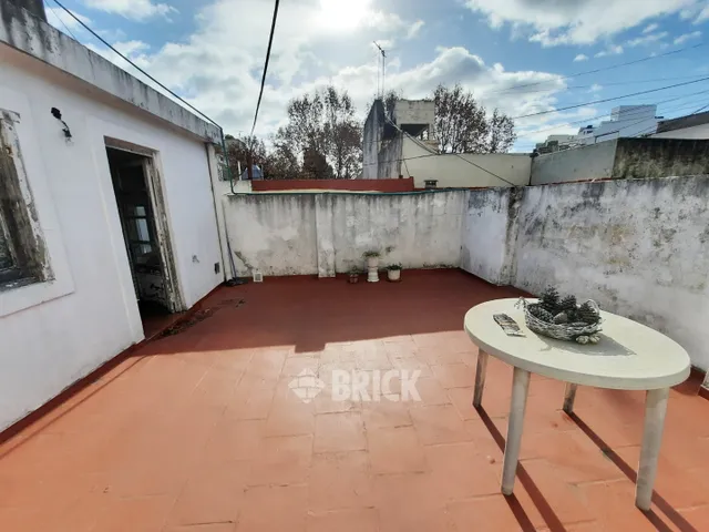 CASEROS AV. al 2000 Piso 1 20