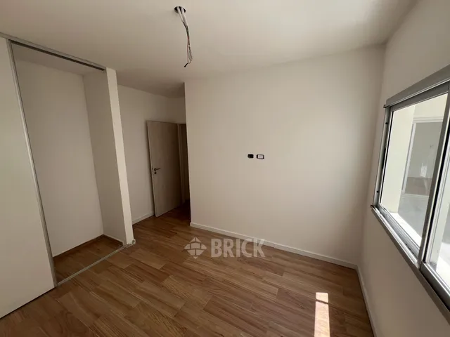 ALVAREZ, JULIAN al 700 Piso PB 15