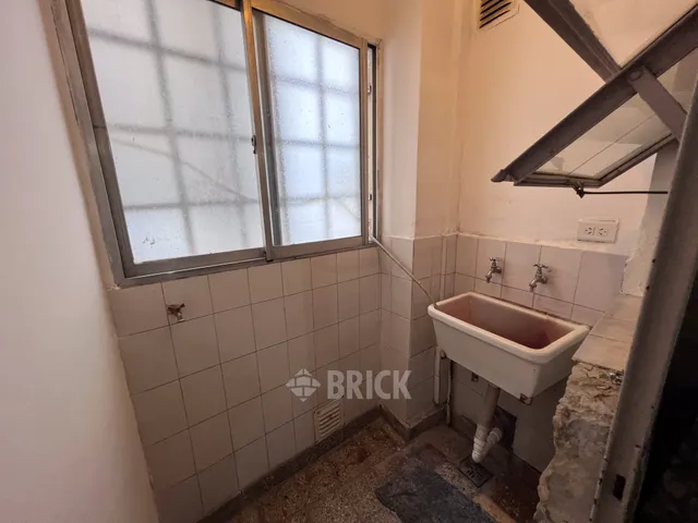 TRELLES, MANUEL R. al 800 Piso 2 10
