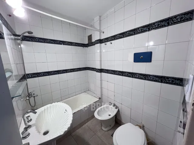 TRELLES, MANUEL R. al 800 Piso 2 7