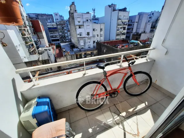 URIBURU JOSE E., PRES. al 500 Piso 6 8