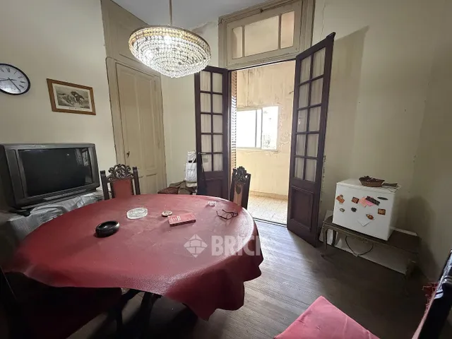 ALVAREZ, JULIAN al 1100 Piso 1 7