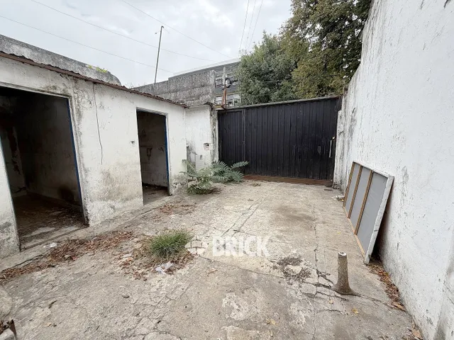 YRIGOYEN, HIPOLITO, AV. al 8200 34