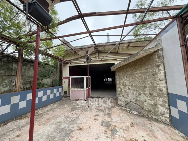 YRIGOYEN, HIPOLITO, AV. al 8200 18