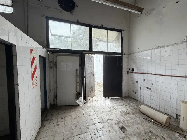 YRIGOYEN, HIPOLITO, AV. al 8200 33