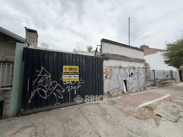 YRIGOYEN, HIPOLITO, AV. al 8200 36