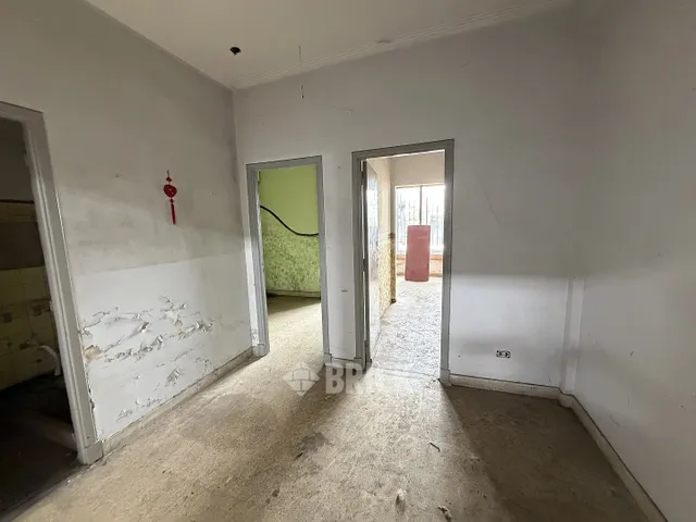 YRIGOYEN, HIPOLITO, AV. al 8200 71