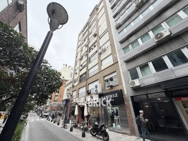 MAIPU al 700 Piso 8 38
