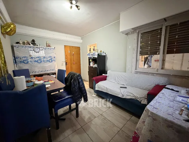 URIBURU, JOSE EVARISTO al 400 Piso 1 4