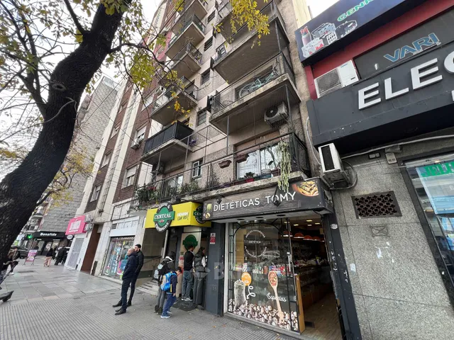 RIVADAVIA, AV. al 6100 Piso 2 13