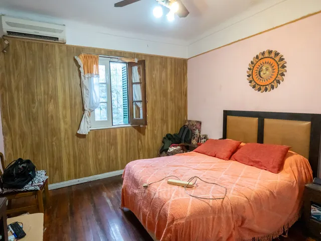 ARANGUREN, JUAN F., DR. al 1800 Piso PB 11