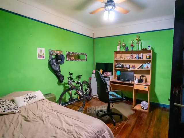 ARANGUREN, JUAN F., DR. al 1800 Piso PB 9