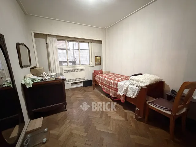 ALVEAR, MARCELO T. DE al 2000 Piso 1 18