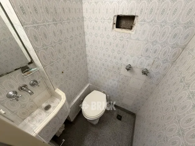 ALVEAR, MARCELO T. DE al 2000 Piso 1 21