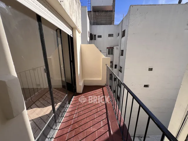 PACHECO DE MELO al 2600 Piso 7 7