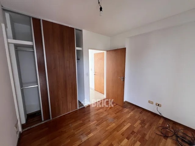 CARACAS al 1200 Piso 8 11