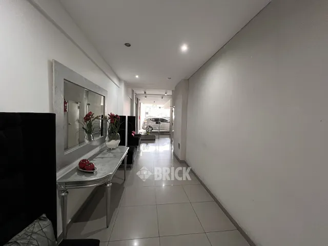 CARACAS al 1200 Piso 8 14