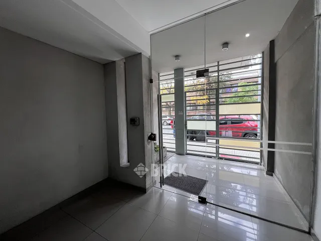 CARACAS al 1200 Piso 8 15