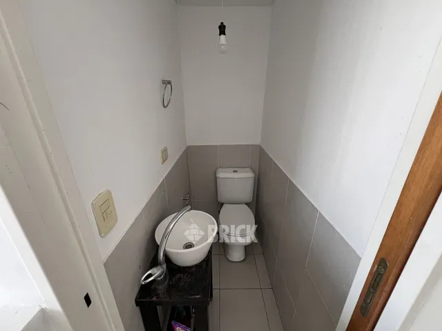 CARACAS al 1200 Piso 8 6