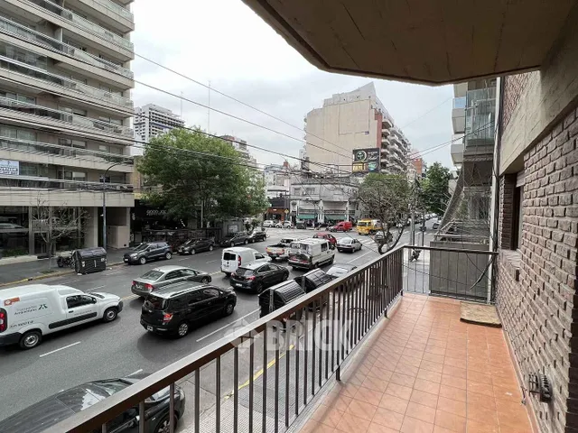CRAMER, AV. al 2400 Piso 1 4