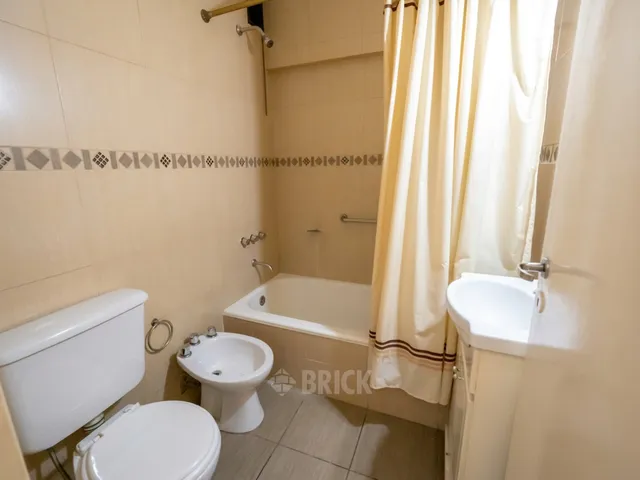 SAN IRENEO al 200 Piso PB 5