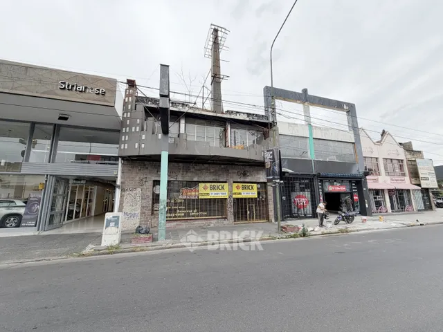 YRIGOYEN, HIPOLITO, AV. al 8200 73
