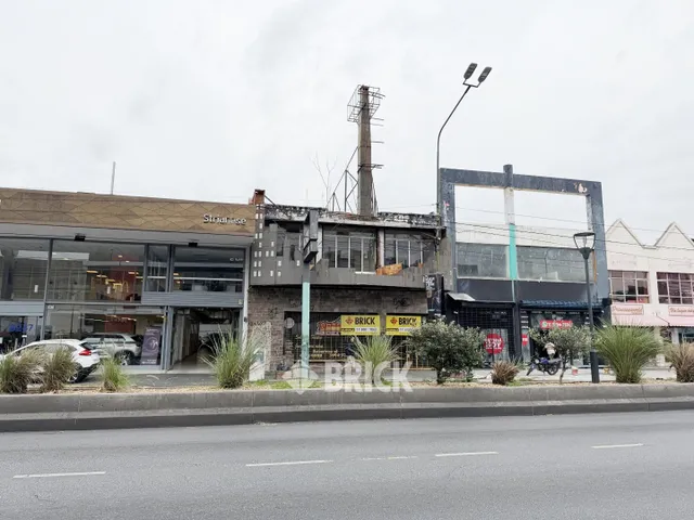 YRIGOYEN, HIPOLITO, AV. al 8200 74