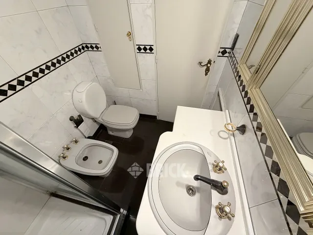 MONTES DE OCA, AV. al 400 Piso 2 17