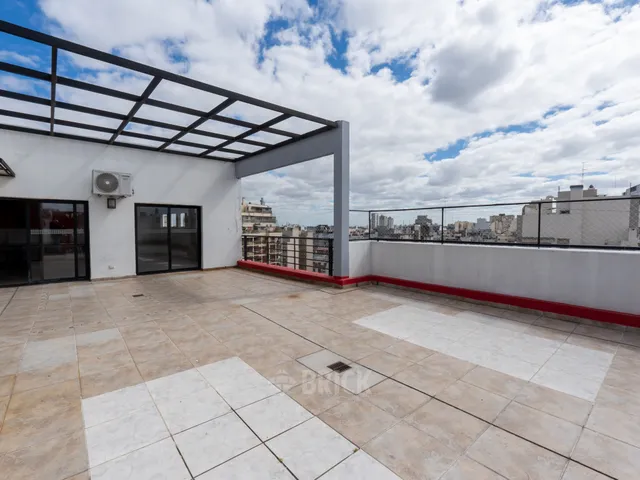 GALLARDO, ANGEL AV. al 100 Piso 3 33