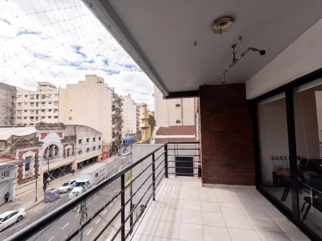 GALLARDO, ANGEL AV. al 100 Piso 3 6