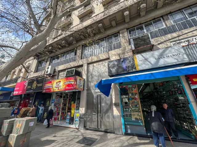 RIVADAVIA, AV. al 2700 Piso 6 10