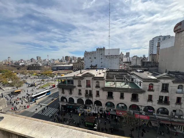 RIVADAVIA, AV. al 2700 Piso 6 4