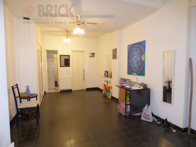 AUSTRIA al 2200 Piso PB 4