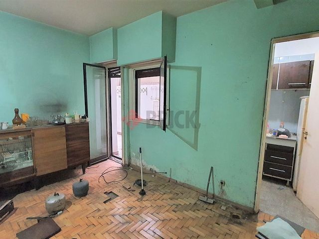 SARMIENTO al 4400 Piso 1 3