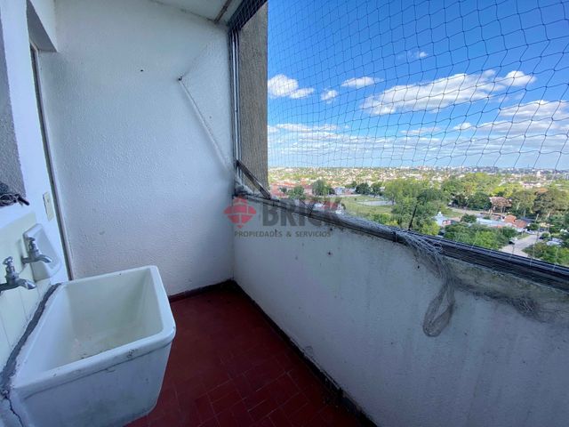 BRADLEY,EDUARDO al 300 Piso 12 8