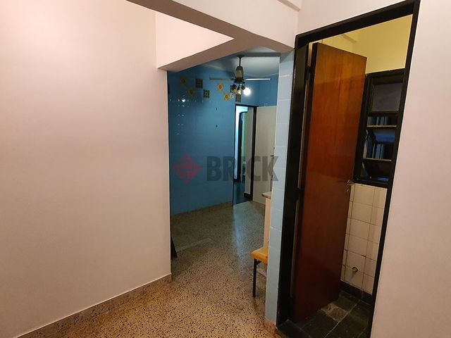 ECUADOR al 1500 Piso 2 20