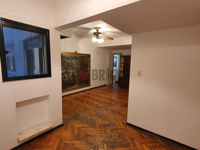 ECUADOR al 1500 Piso 2 3