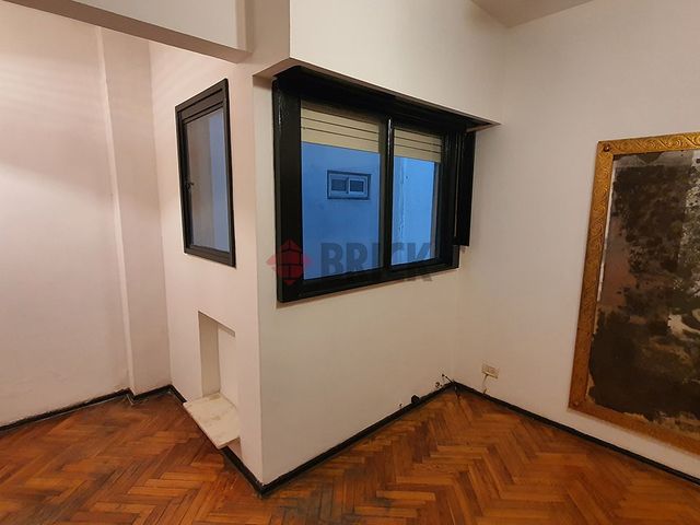 ECUADOR al 1500 Piso 2 4