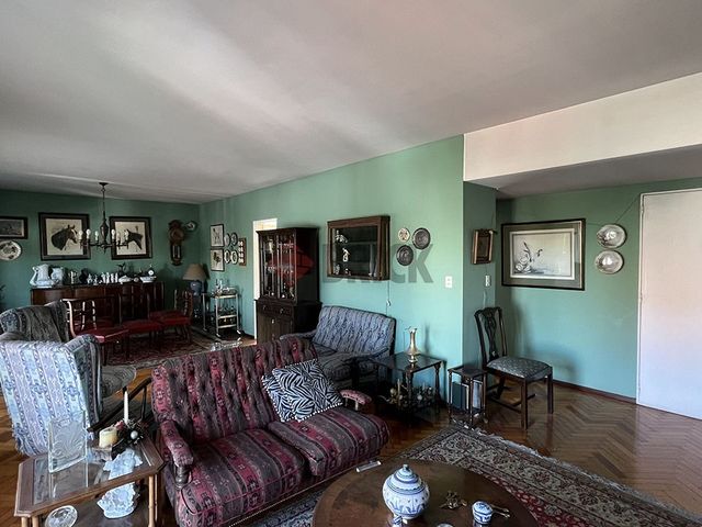 CONDE al 2200 Piso 6 2