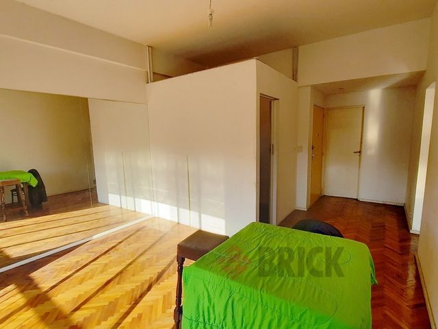 RIVADAVIA, AVDA. al 7500 Piso 2 3