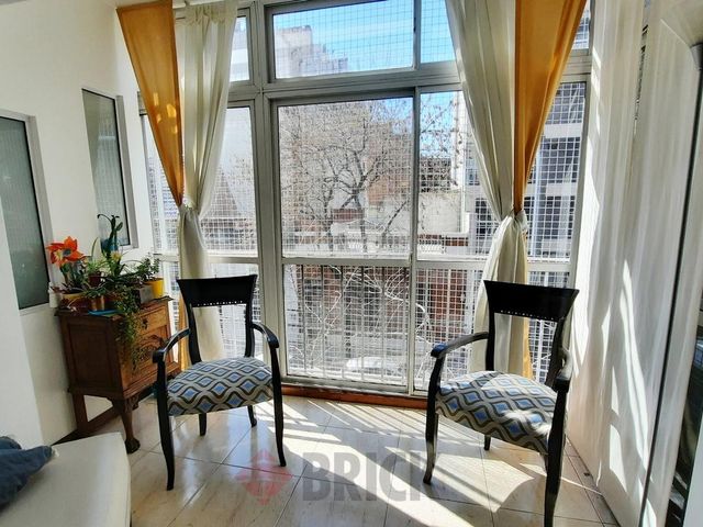 AMBROSETTI al 800 Piso 2 3