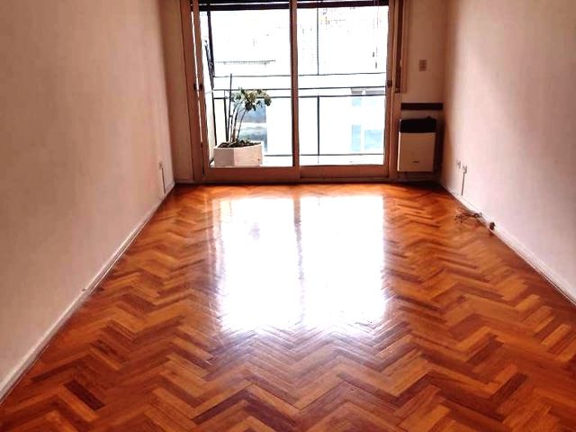 ECUADOR al 1400 Piso 7 2